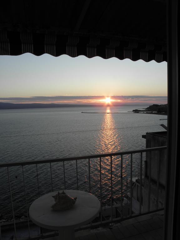 Sunny Apartment Omis Room photo